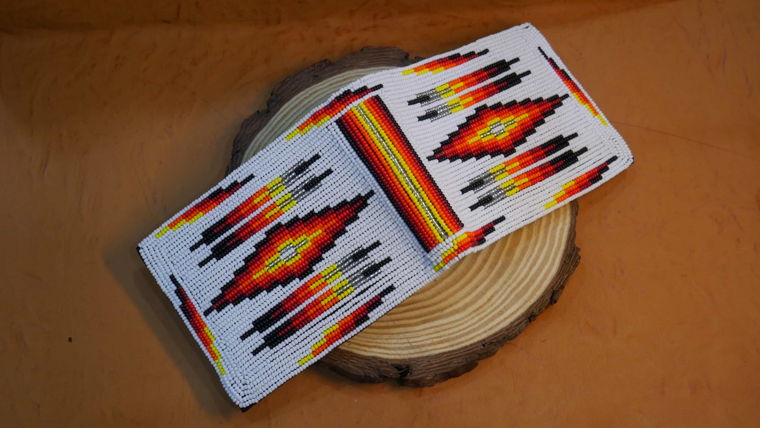 Handmade Native American Seed beads Beaded Genuine Leather Wallet (White )