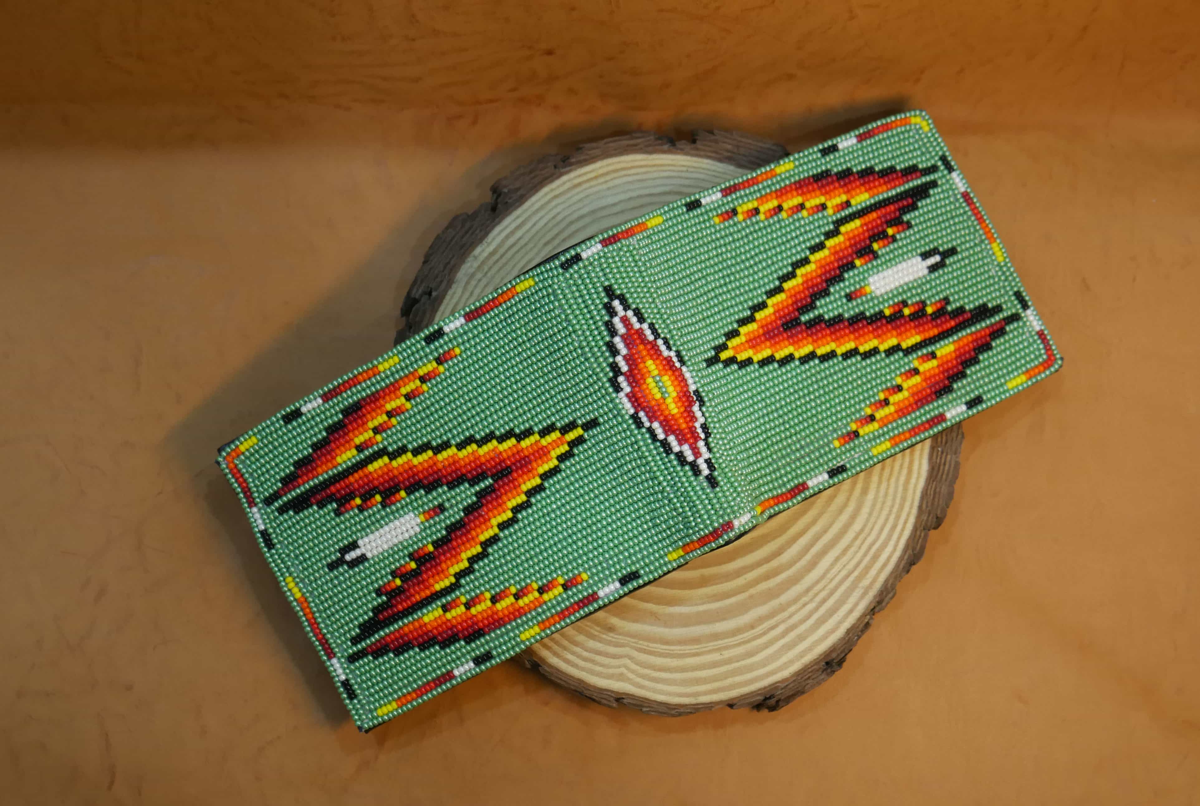 Handmade Native American Seed beads Beaded Genuine Leather Wallet (Green )